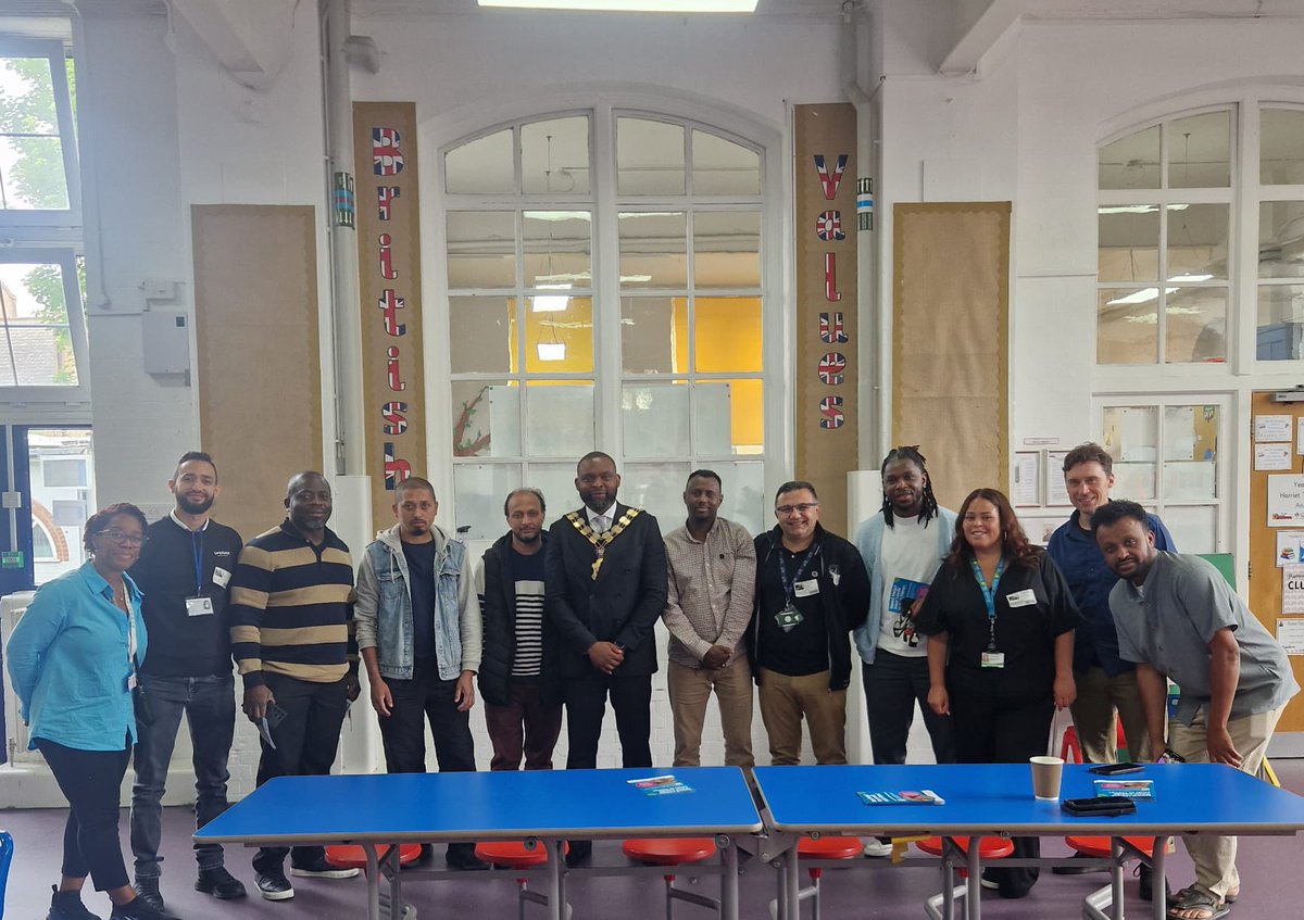 IslingtonMayor's tweet image. This morning, I had the pleasure of joining Duncombe Primary’s Fathers and Male Carers Coffee Morning. As a father, it meant a lot to connect with others navigating fatherhood in Islington. Let’s keep building spaces where men can talk, share, and feel supported.