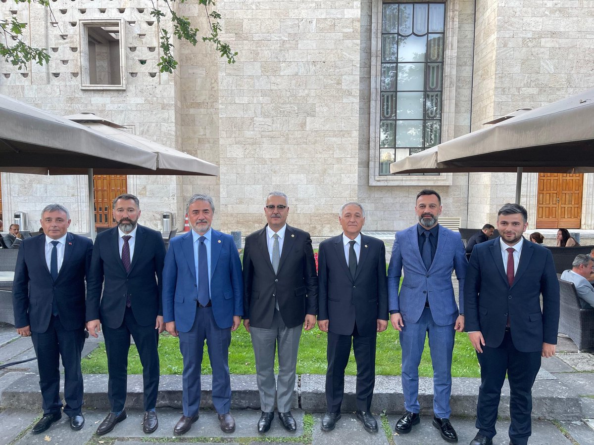 selmanaltasordu's tweet photo. 📍 TBMM

İl Koordinatörümüz ve Çorum Milletvekilimiz Sn. Yusuf Ahlatçı, Ordu Milletvekillerimiz Sn. İbrahim Ufuk Kaynak ve Sn. Mustafa Hamarat, İl Başkan Yardımcılarımız Sn. Sefa Yüce ve Sn. Yavuz Selim Cerrah ile Çaybaşı Belediye Başkanımız Sn. Mesut Karayiğit ile Gazi Meclisimizde bir araya geldik.

Ordu’muzun meselelerini, projelerini ve geleceğe dair hedeflerimizi istişare ettik.
Ortak akıl ve güçlü iş birliğiyle Ordu’muza hizmet etmeye kararlılıkla devam edeceğiz.