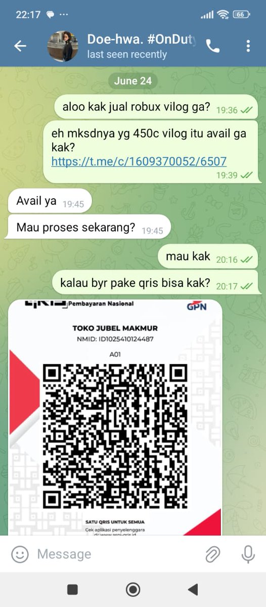 cweetcapcakes's tweet photo. HELP RT❗❗habis kena tipu gara2 tergiur robux murah, dikira trusted krn testimoni nya meyakinkan bgt dari nov 2022 makanya percaya aja, ternyata waktu cek x ada yg ketipu juga, awalnya dia ngelak setelah dikasi bukti dia langsung blok😔 https://t.co/OQ6Gaw5n0b