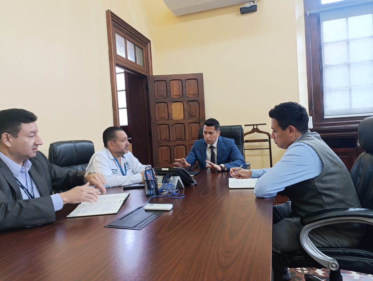 Gracias señor viceministro <a href="/JRPortillo2405/">José Portillo</a> por dar la milla extra y apoyar al transporte pesado. Y sobre todo a la población en general.