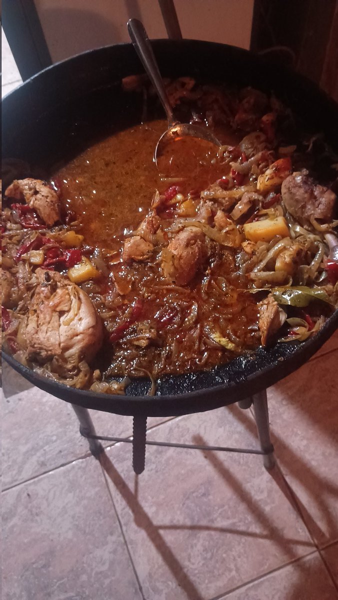 Sablepatrio's tweet photo. #Nuestratarde pollo al disco..lo que queda por ahora... https://t.co/LDojPLDBLE