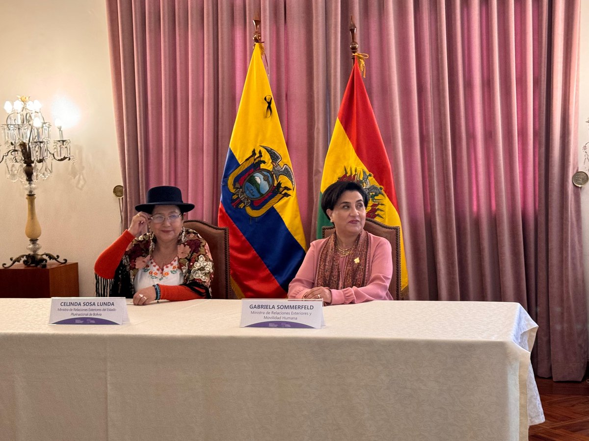 El Dia Internacional de las Mujeres en la Diplomacia, saludamos la presencia activa y protagónica de las mujeres en las Cancillerías de Bolivia y Ecuador.

Jallalla las mujeres diplomáticas.

Nuestra respuesta a los desafíos es el trabajo permanente.

<a href="/LuchoXBolivia/">Luis Alberto Arce Catacora (Lucho Arce)</a>