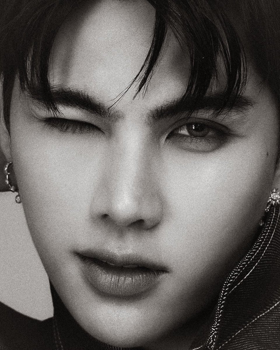 TROFI จังง 🖤

#FortFTS #ComeFortZon #BabyFeat