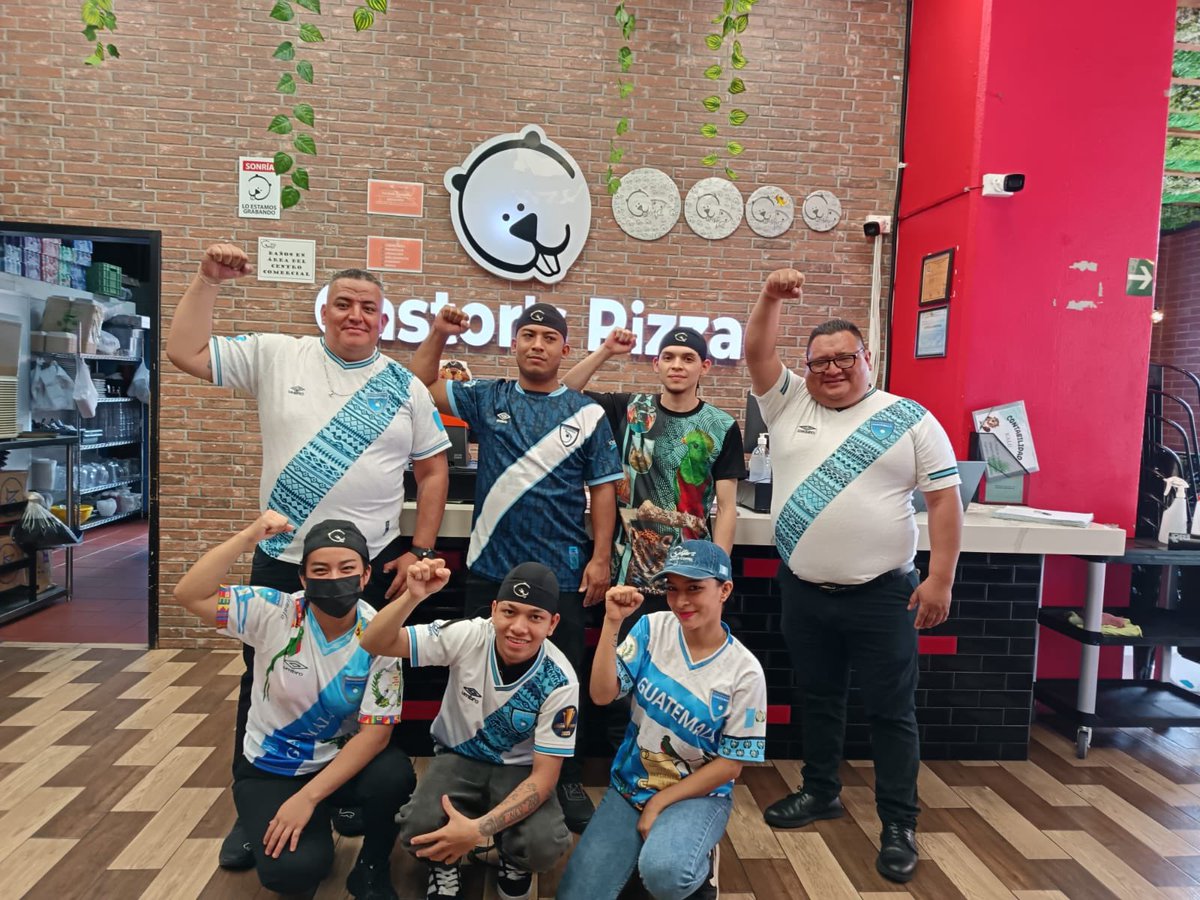 castorspizza's tweet photo. País de 108,888 km2 vs Guadalupe 🇫🇷

El apoyo a la Selección del país vecino de México y Belice se da en todas nuestras sucursales. 

Vamos todos juntos a Cuartos de final de la Copa Oro. https://t.co/wwy4RRYSFD