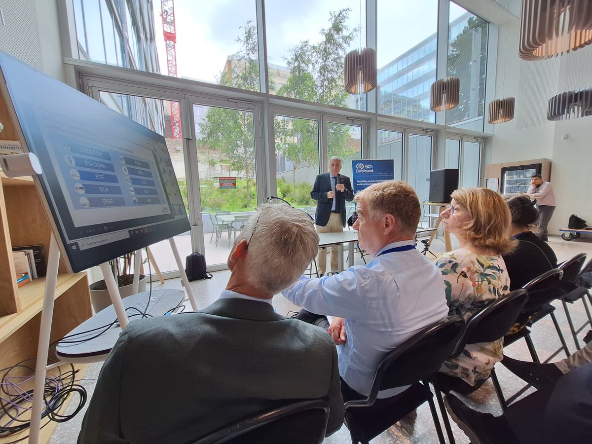 eurofound's tweet image. Great to be in Brussels today, where our Executive Director Ivailo Kalfin presented Eurofound's latest activities and upcoming goals to the staff of DG Employment Social Affairs and Inclusion. 🤝📊