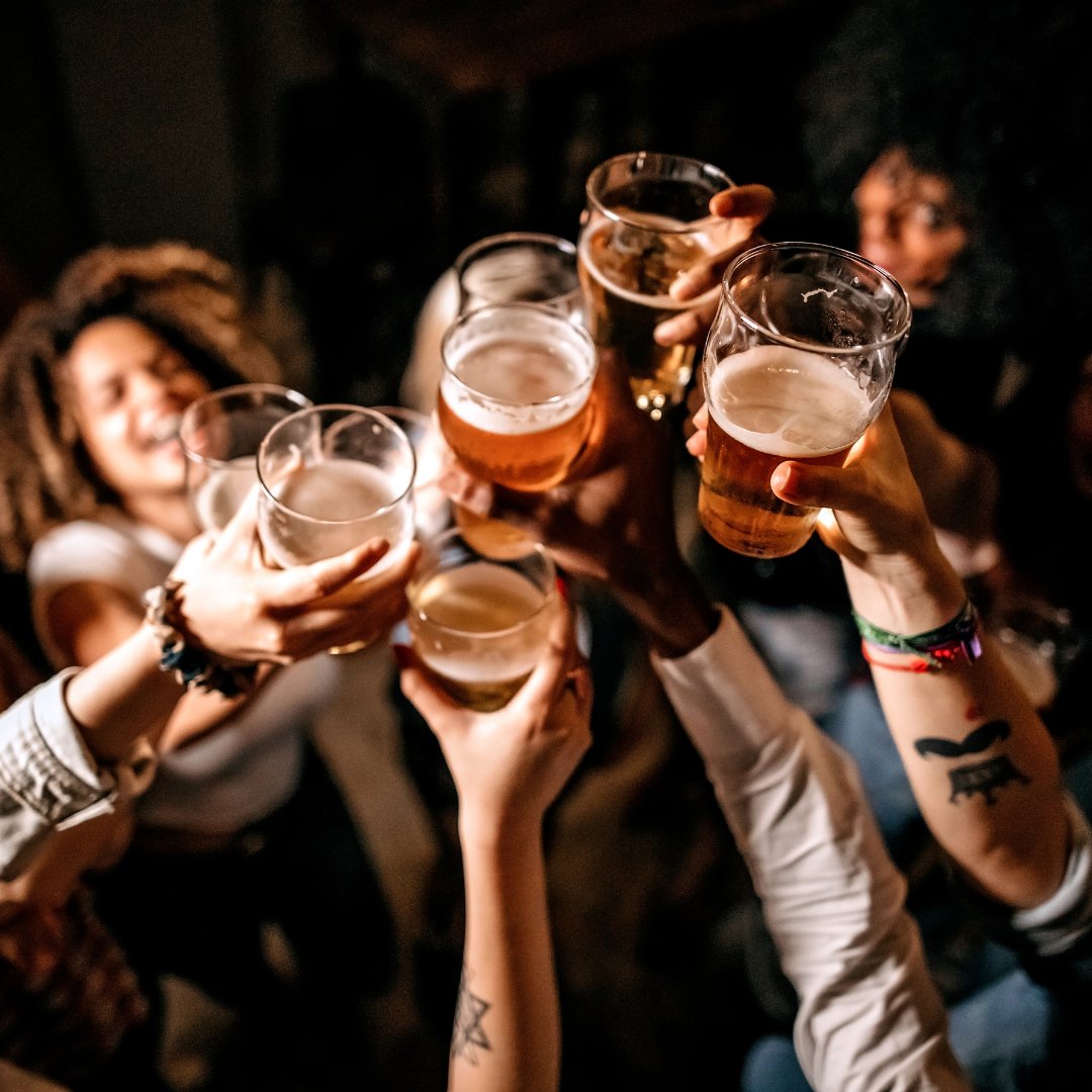 Quiz Night is back from 7.30pm tonight at the pub!
Put your knowledge to the test for a chance to win a £35 bar tab, plus a free drink question for everyone and a can of your choice if you’re not quite last.
Gather your team, grab a pint, and settle in for a great night.

#quiz