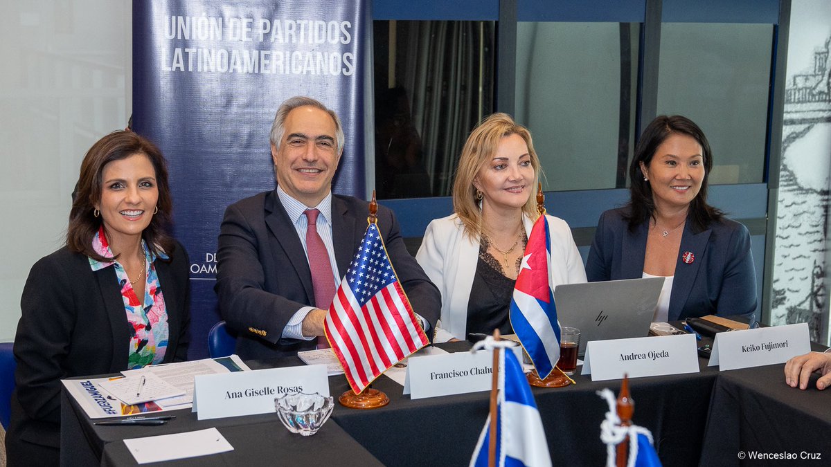 1/🧵Nuestra vp #AndreaOjeda conversó con <a href="/Anagrosas/">Ana Giselle Rosas</a>, <a href="/KeikoFujimori/">Keiko Fujimori</a> y <a href="/chahuan/">Francisco Chahuán</a>  sobre perspectivas político-electorales para Latinoamérica. Hubo consenso que en un escenario de incertidumbre surge una posibilidad real de transformación.