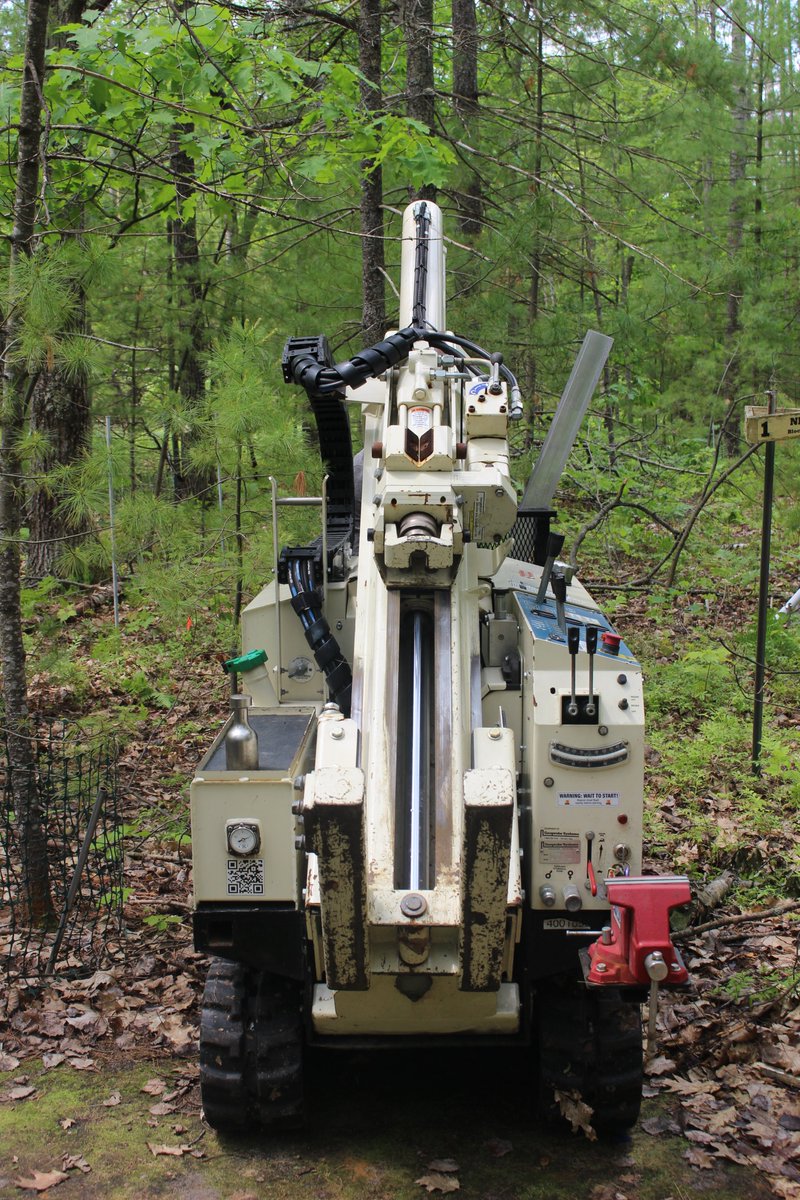 UMBS's tweet image. Christine Sprunger, a soil scientist from @michiganstateu, was not only our Summer Lecture Series speaker last week, her research team brought in a Geoprobe to gather deep soil core samples at the @UMich Biological Station as part of a study of soil carbon &amp;amp; nematode communities.