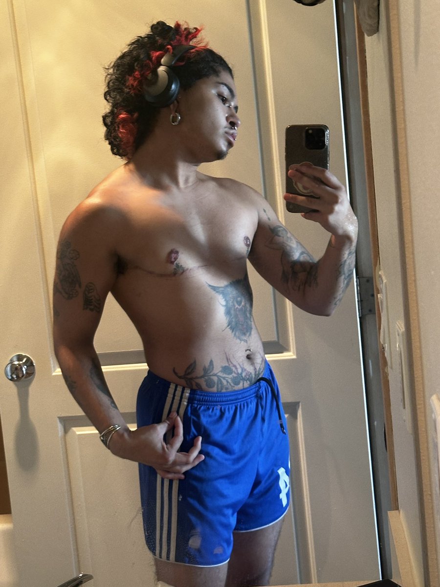 xxboypussyxx's tweet image. hey gym bro! go sniff my ftm pussy after the gym