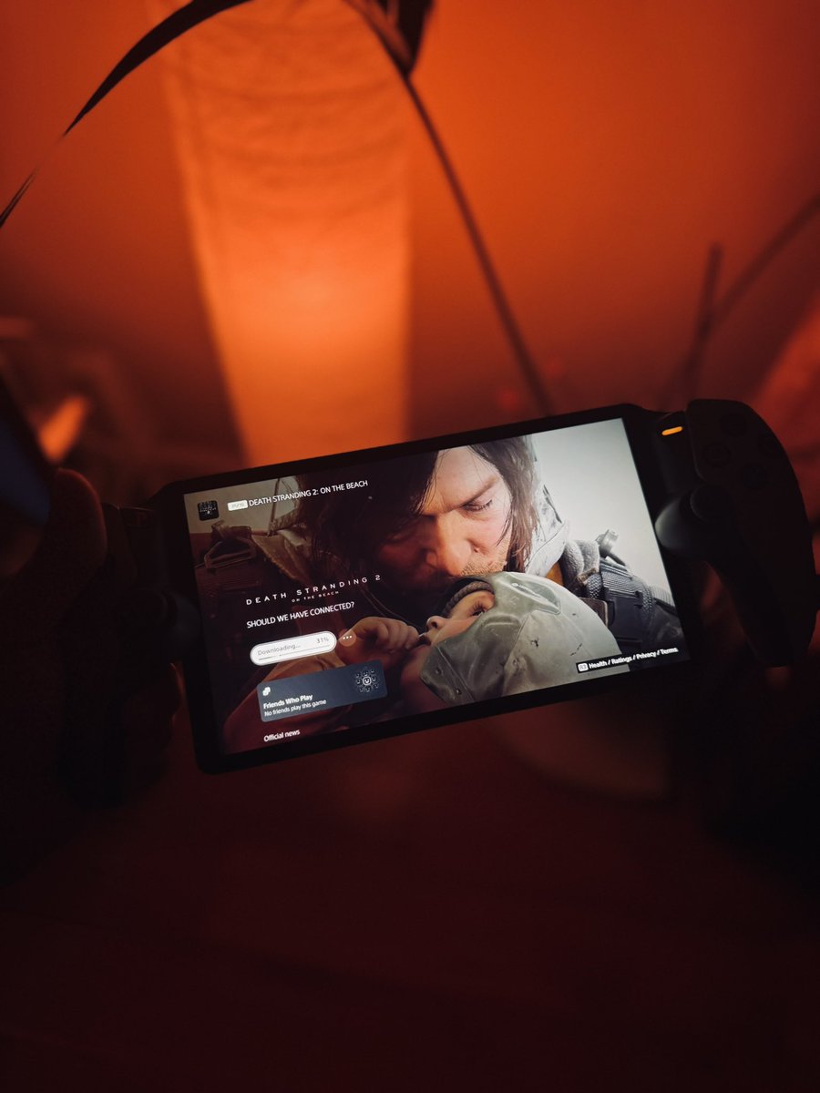 dee_buk's tweet photo. Ad- Massive thanks to @PlayStationUK for the early code of DEATH STRANDING 2: On the Beach

This game looks incredible after a few hours of playing it, looks amazing on the PS Portal as well 😍

@Kojima_Hideo is back! 

#DeathStranding2 @KojiPro2015_EN https://t.co/03qdR09uuA