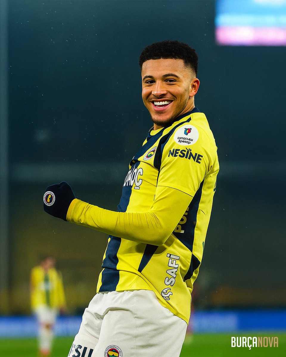 burcanova's tweet photo. 📢💥 BOMBA GELİYOR!
🟡🔵Jose Mourinho, Jadon Sancho ile bire bir görüştü ve ona Fenerbahçe hayalini anlattı! 💬✨

💰 Fenerbahçe, Manchester United'a15 milyon sterlin resmi teklif yapmaya hazırlanıyor!

(🔗 JacobsBen)

#Fenerbahçe #JadonSancho #Transfer #JoseMourinho #Sancho https://t.co/9WmJSyAKeA