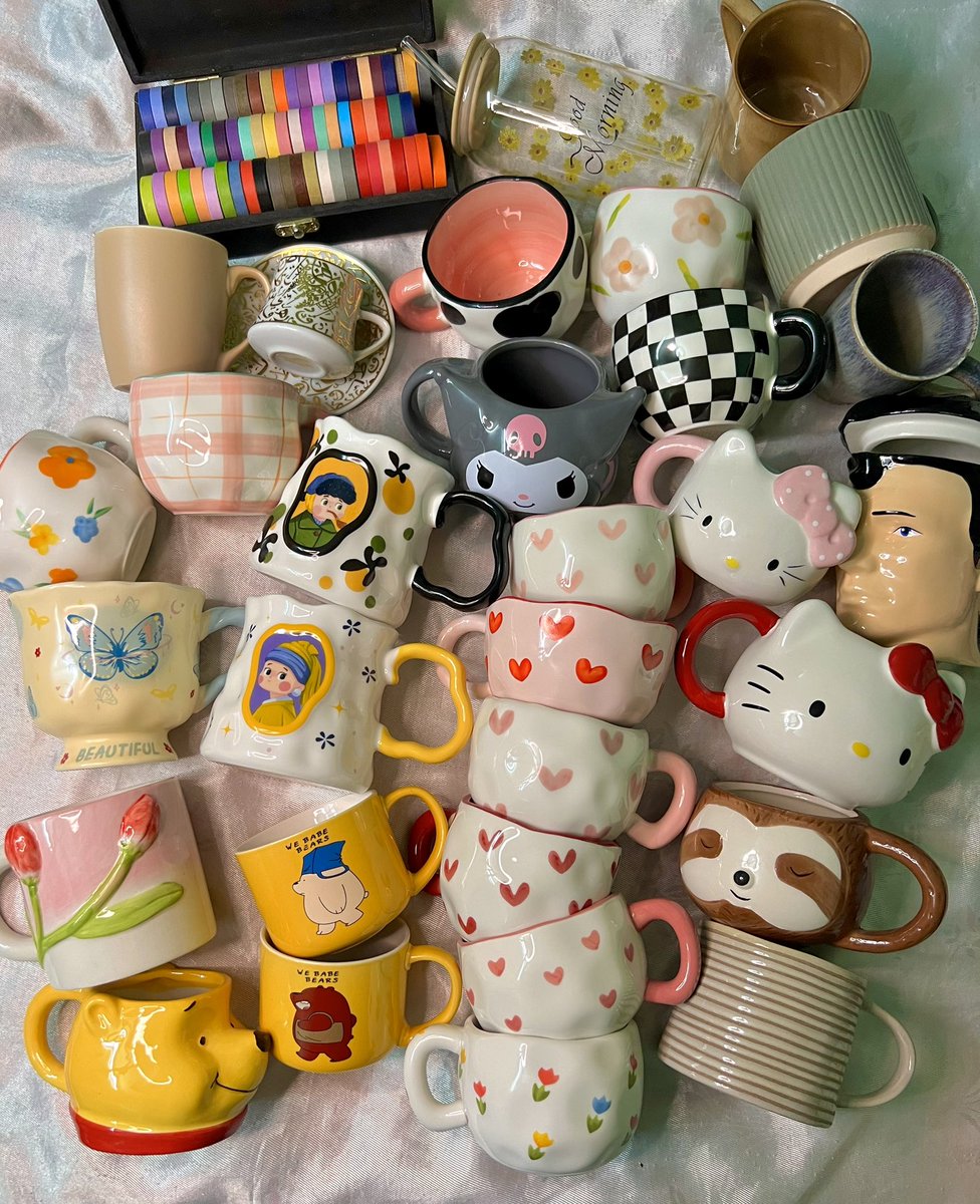 kharef24's tweet image. انا كنت متحمسة اوي اوريكم المجات الجديدة😭💛