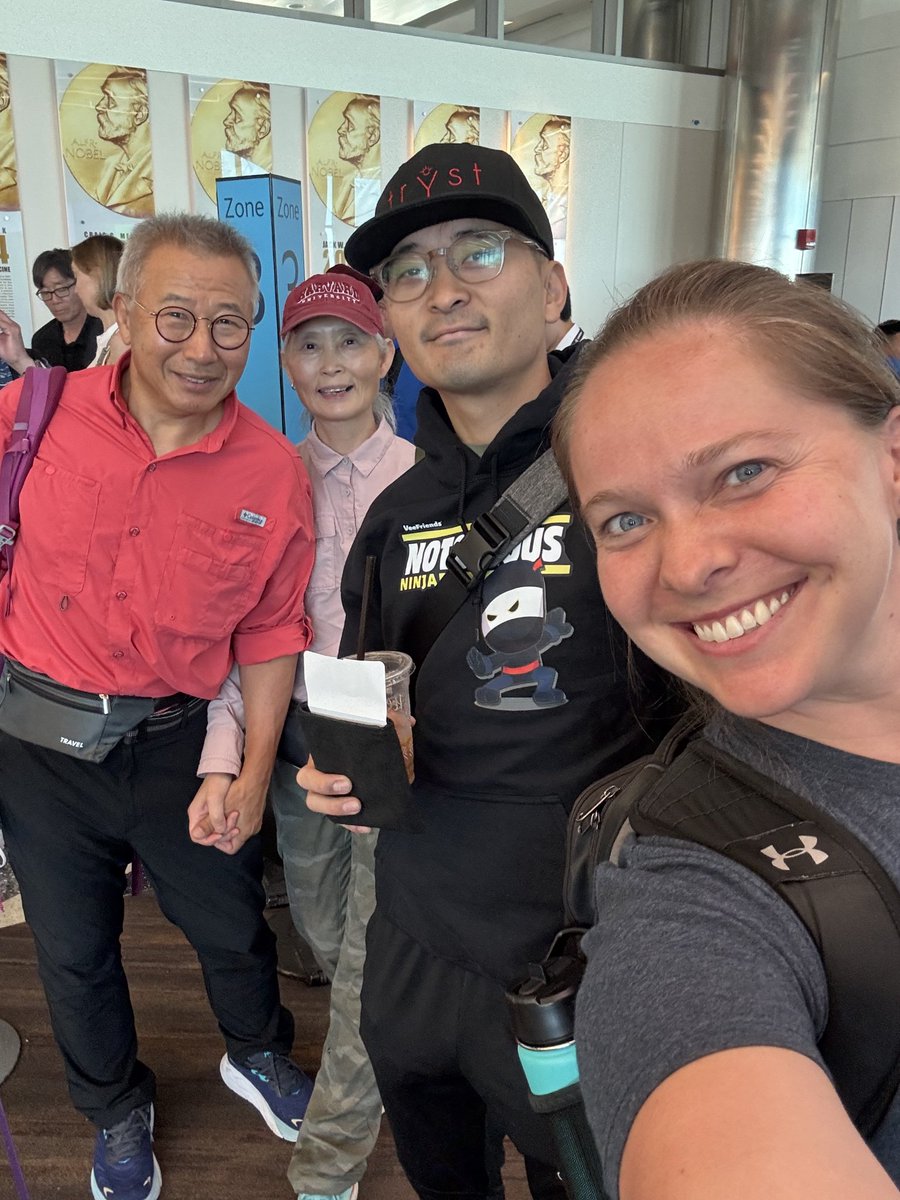 ✈️🇰🇷🫰🌋🦈🥷<a href="/veefriends/">VeeFriends</a>