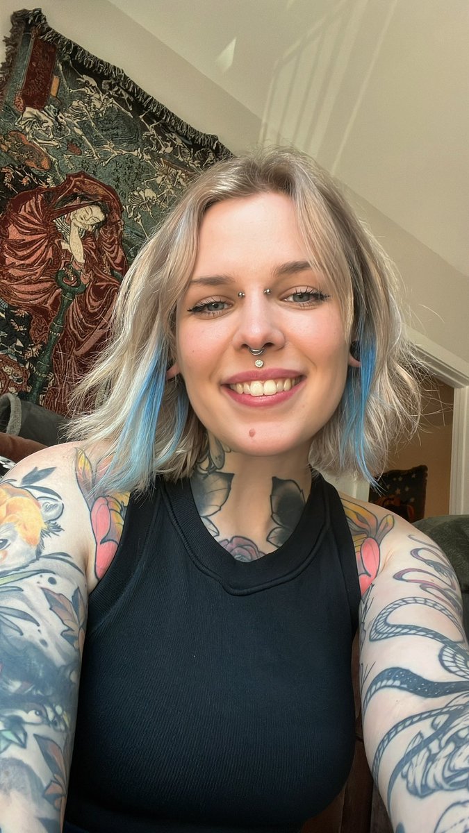 kayseeshuster's tweet image. Can I get uhhhhhh aquamarine summer?