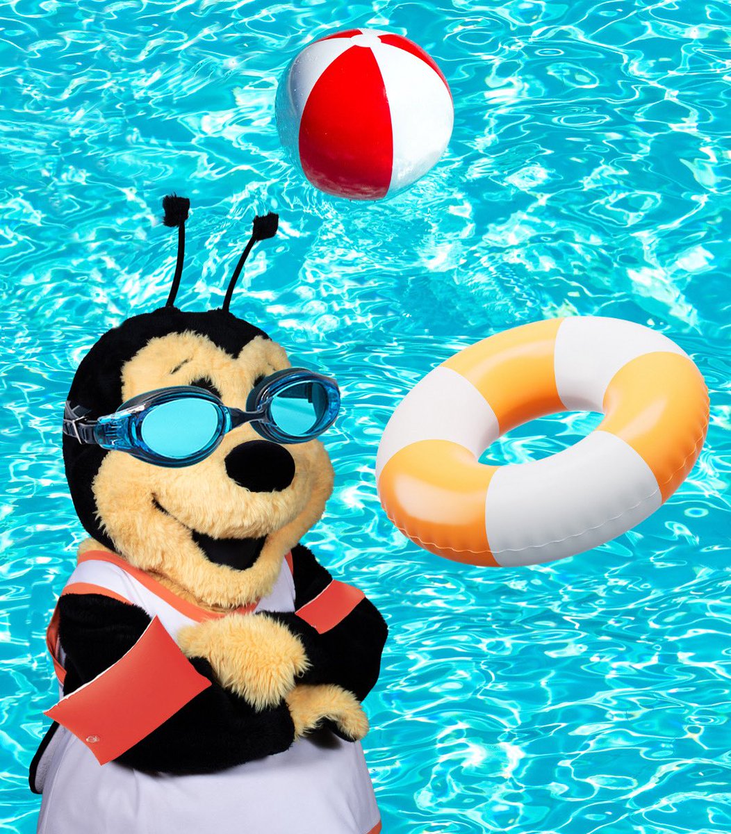Nothing beats a good poolside buzz 🌊🐝 Stay cool out there during this heatwave! ☀️
