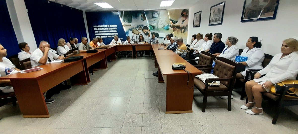 KatiaEscan's tweet photo. Con el Miembro Buró dl @PartidoPCC Maikel Betancourt,el equipo dl @Minsap representado x la Dra Yagen Pomares Directora Nacional d la Atención Primaria d Salud,acompañado x la @DPSCfgos y la #UCMC se inicia la visita d evaluación al PAMI a la provincia d #CienfuegosXMásVictorias https://t.co/AtCLgK86AY