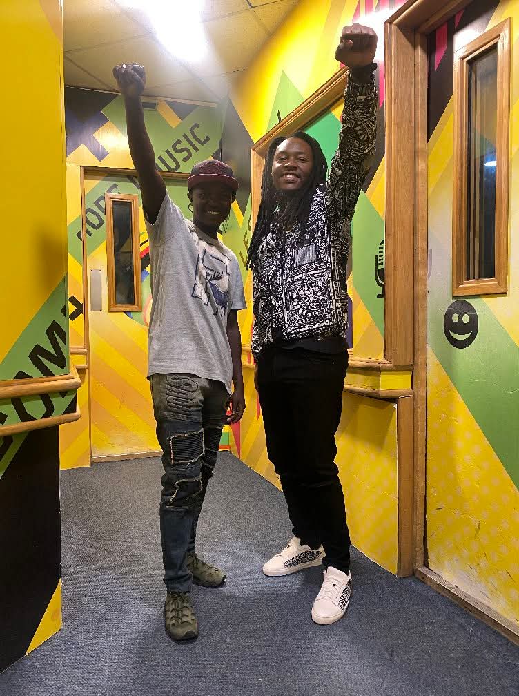 shatttabway's tweet image. Haloooo  MaCuzo,. Sema Wan? Sema Jeshi ni Kuu.. Sema #RockersNation to the World😂😂.
Keep it Locked tukupeleke na stiep ya #TeachingTuesday ndani ya Nation FM 
#TheOfficialYouthVoice
#Coachshatta 
Selector Munga