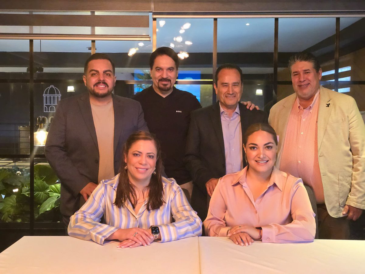 El día de hoy sostuvimos una productiva sesión de la Mesa Directiva del Consejo de la Paz, en la que abordamos temas clave para el fortalecimiento de la cultura de paz en Durango.

Gracias a cada integrante por su compromiso. ¡Seguimos trabajando juntos por un Durango en paz!
