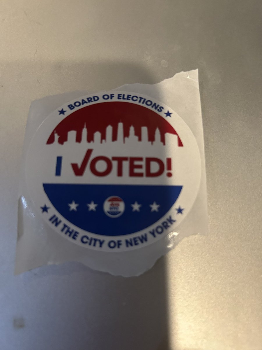 DecodingFoxNews's tweet image. I won’t say who I voted for but I voted. Get out and do your part New Yorkers - we actually live here. 🤣🗳️ #vote #mayor #democraticprimary