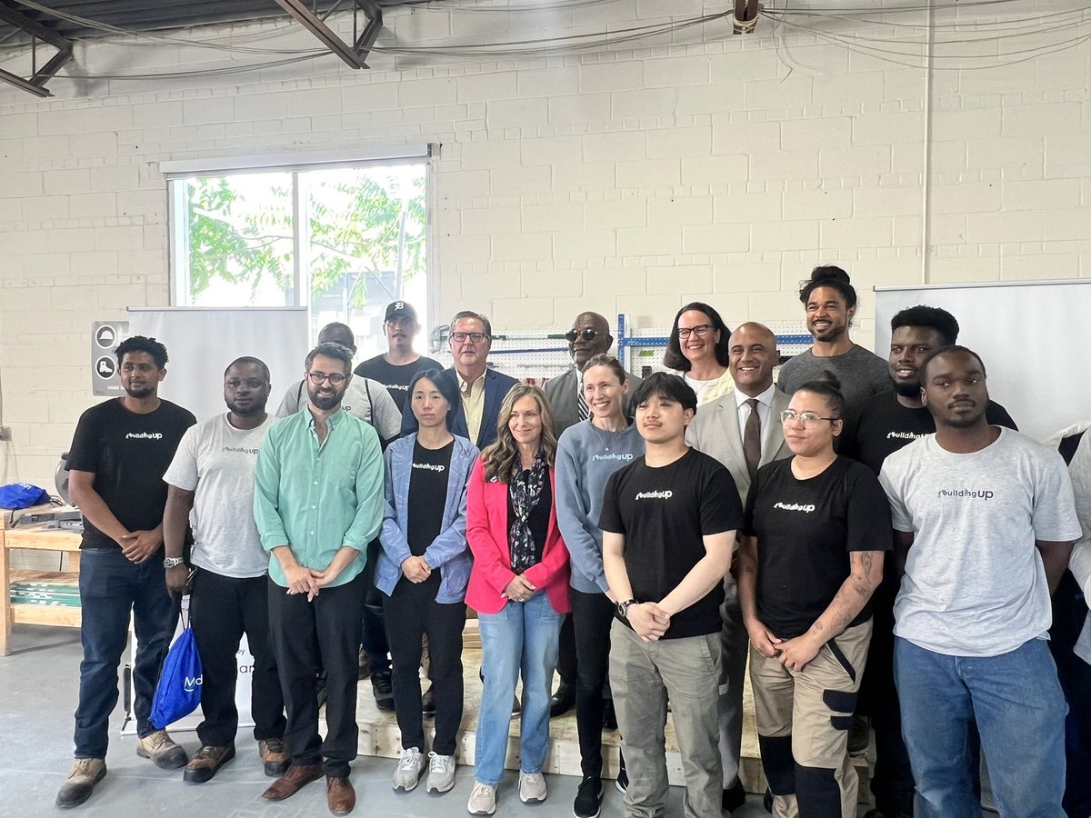 j_maloney's tweet image. .@BuildingUpTO is doing stellar work—training young Canadians for trades careers, including those w/ justice-involved backgrounds ⚒️
Proud they’ve received nearly $5M in federal support via @EDSC_GC’s YESS & UTIP over 8 years 🇨🇦
Thanks to @MeridianCU for stepping up with $200K