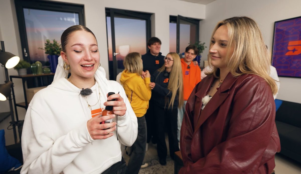 gueenofdrama's tweet image. natalka reprezentuje widzów w tym programie:
- wkurwia ją kaska
- wkurwia ją faworyzcja poli przez friza
- mówiła od początku że marta i jej skakanie to jakaś dziwna poza i jest udawane
- wspiera malwinkę
- łapie humor paniczko
I W DODATKU JEST PIĘKNA LOVE HER #t5m3