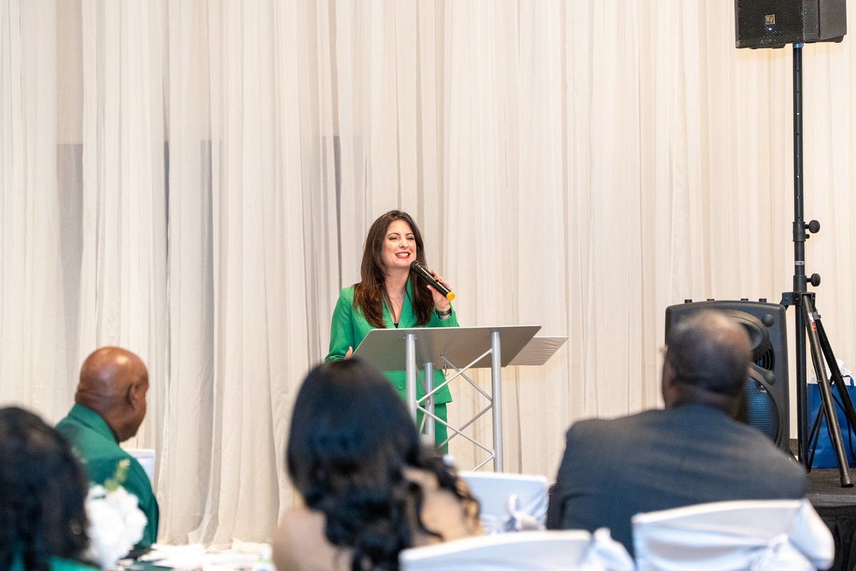 HCP4__Briones's tweet image. I had the pleasure of speaking at the @AliefISD  Partner Breakfast, celebrating the vital role business partnerships play in supporting our public schools. Grateful for the collaboration that helps strengthen education in our community! #AliefISD #HCPrecinct4 #CommunityPartners