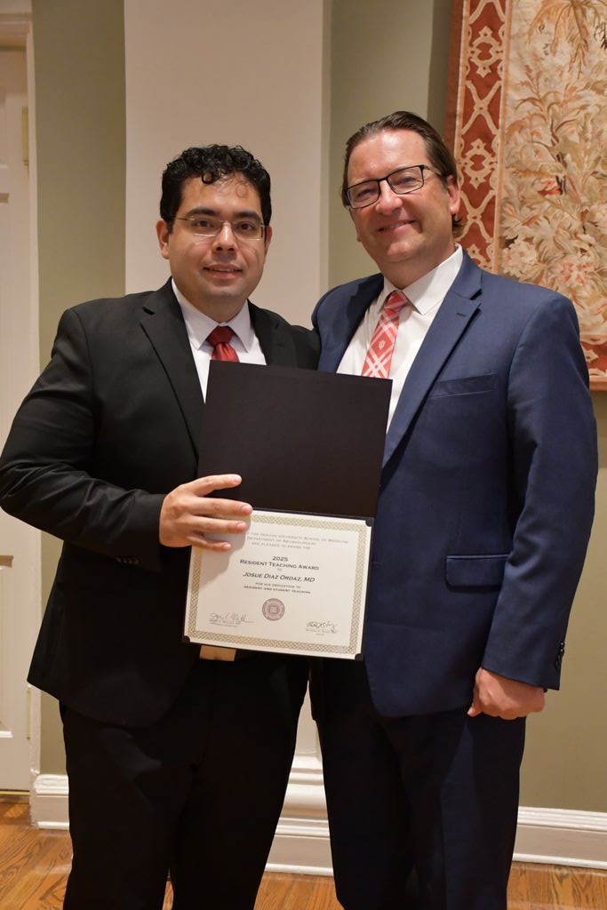 Neurosurgery_IU's tweet image. Congrats, Josue Ordaz, MD, who received the Resident Teaching Award at this year’s Neurological Surgery Graduation Ceremony! 🎉