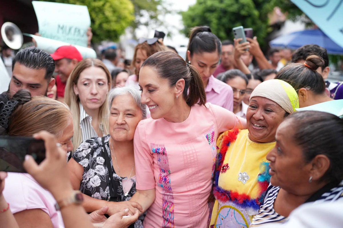 Julio Berdegué (@julioberdegue) on Twitter photo ¡Feliz cumpleaños querida presidenta <a href="/Claudiashein/">Claudia Sheinbaum Pardo</a>!
En la tarea de construir una patria más justa, la acompaña y abraza hoy el pueblo de México.
#FelicidadesPresidenta ¡Feliz cumpleaños querida presidenta <a href="/Claudiashein/">Claudia Sheinbaum Pardo</a>!
En la tarea de construir una patria más justa, la acompaña y abraza hoy el pueblo de México.
#FelicidadesPresidenta