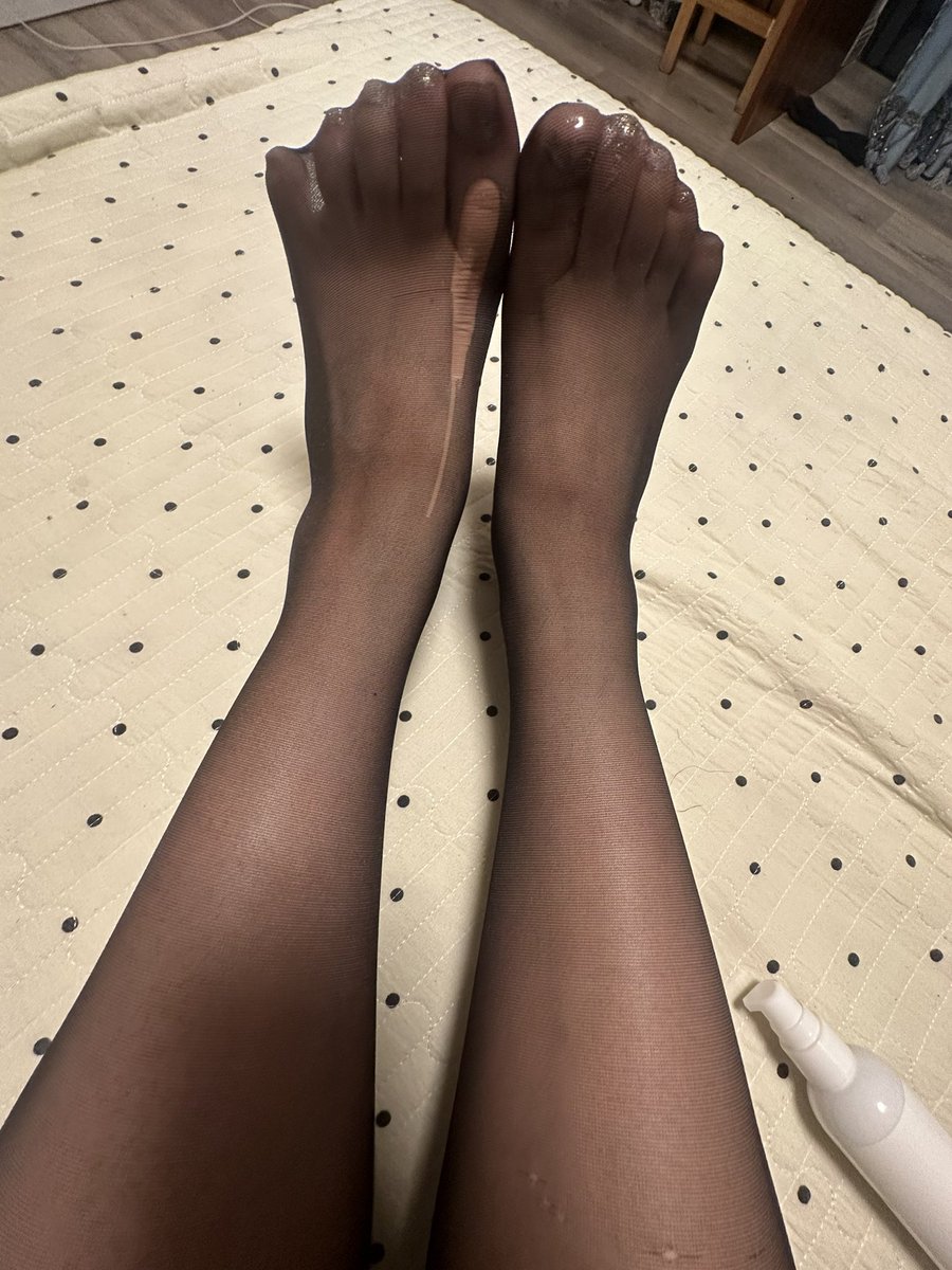 福利姬蜜桃🍑分享的黄推图片1 - 网红私拍内容