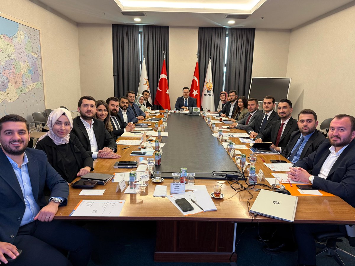 📍AK Parti Genel Merkezi

Genel Merkez Gençlik Kolları olarak Merkez Yürütme Kurulu (MYK) toplantımızı gerçekleştirdik.