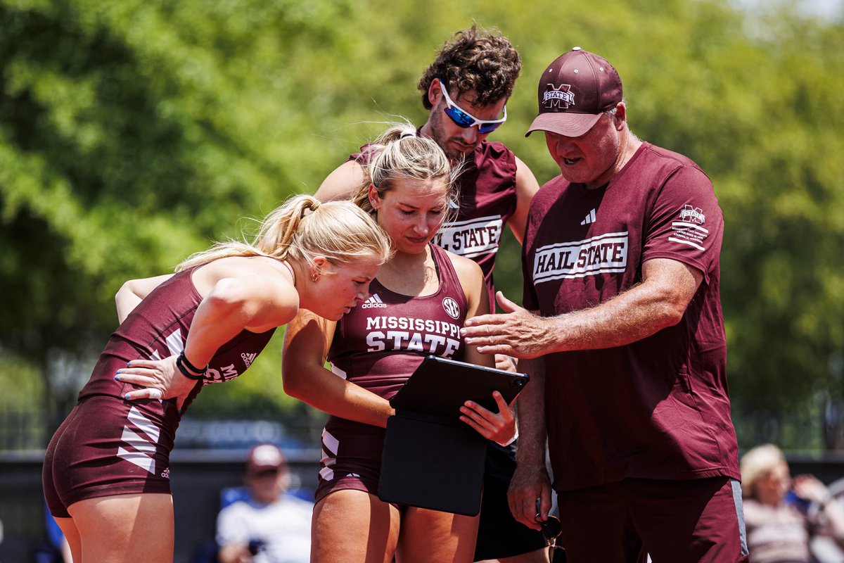 HailStateTF's tweet image. Join us in wishing a 𝙃𝘼𝙋𝙋𝙔 𝘽𝙄𝙍𝙏𝙃𝘿𝘼𝙔 to assistant coach Tony Greer!🎉
#HailState🐶