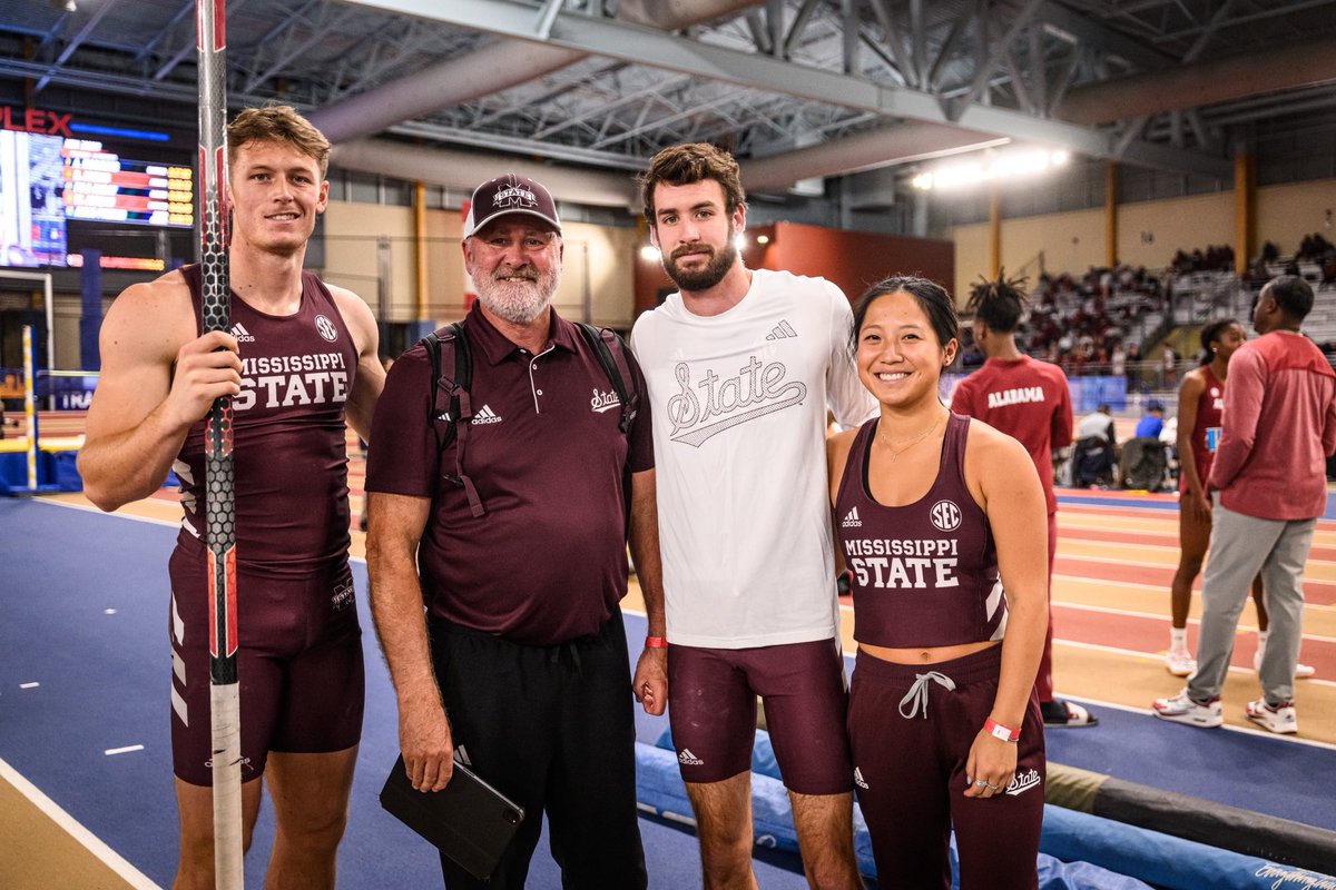 HailStateTF's tweet image. Join us in wishing a 𝙃𝘼𝙋𝙋𝙔 𝘽𝙄𝙍𝙏𝙃𝘿𝘼𝙔 to assistant coach Tony Greer!🎉
#HailState🐶