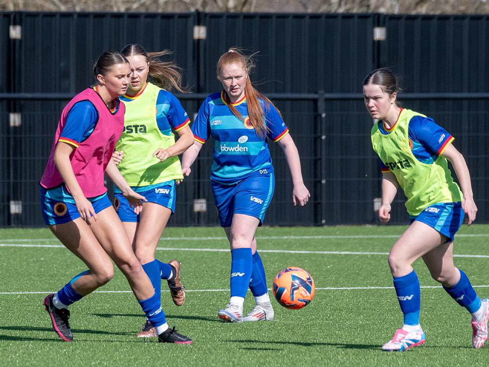 Rossvale FC Women & Girls Academy (@rossvalefcwomen) on Twitter photo π¨Preseason Alertπ¨
πͺ Rossvale Women FC Senior & Development teams return to training
π Squad updates & friendly fixtures coming soon
π’ Sponsorship opportunities also launching shortly - stay tuned
#RossvaleWomenFC
#Preseason2025
Photo by <a href="/kneilsonphoto/">Kelly Neilson</a> π¨Preseason Alertπ¨
πͺ Rossvale Women FC Senior & Development teams return to training
π Squad updates & friendly fixtures coming soon
π’ Sponsorship opportunities also launching shortly - stay tuned
#RossvaleWomenFC
#Preseason2025
Photo by <a href="/kneilsonphoto/">Kelly Neilson</a>