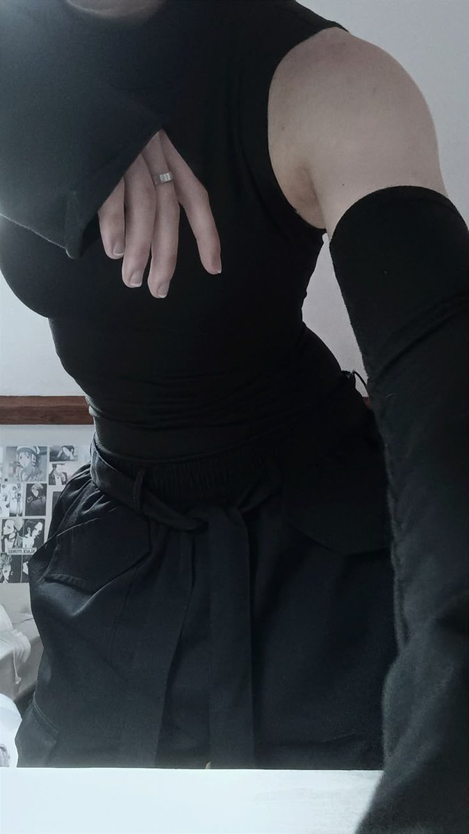 _lockheartzzz_'s tweet image. donde ustedes ven problemas yo veo la oportunidad de usar mi fit favorito