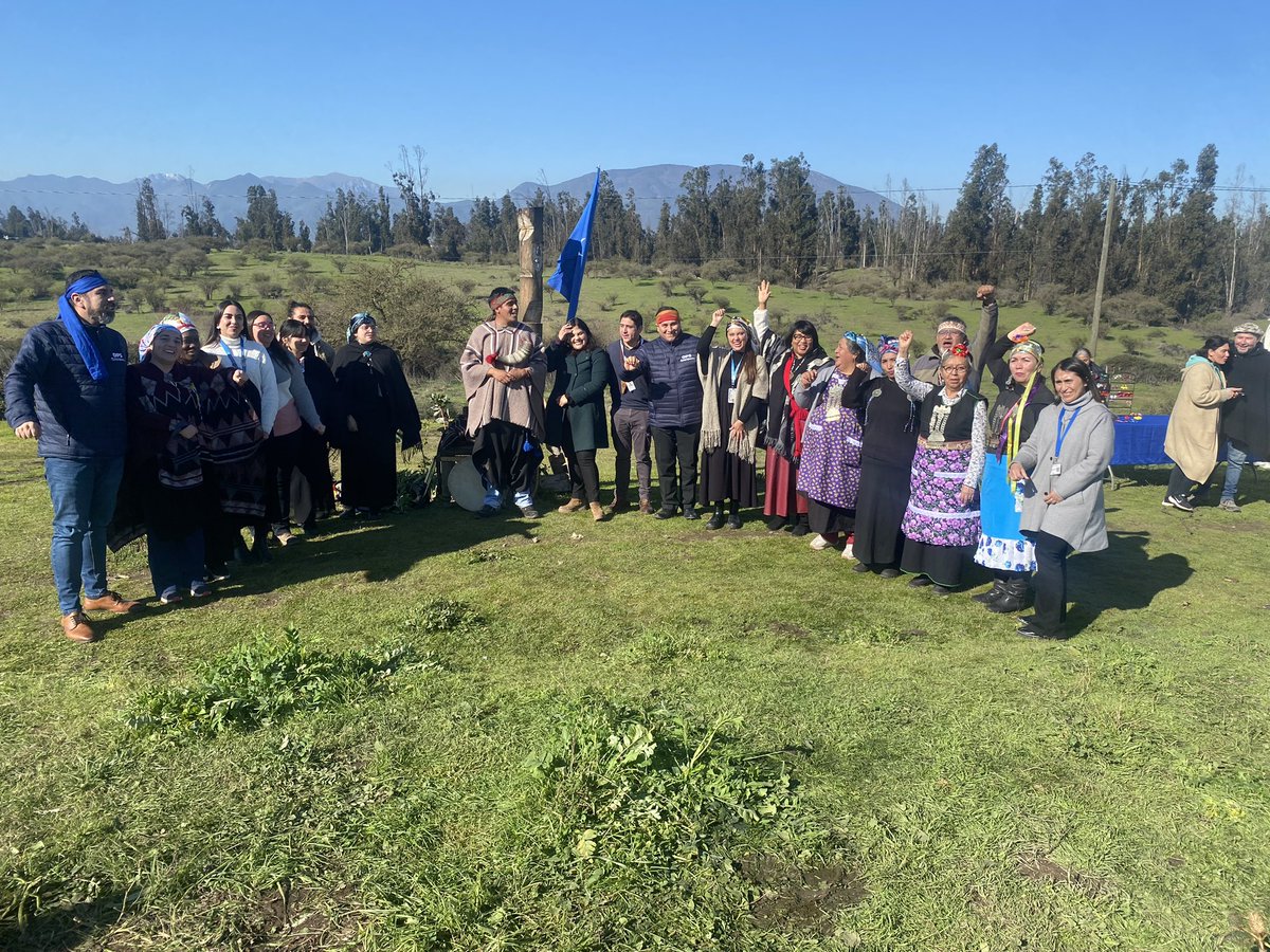 opsomschile's tweet photo. En el contexto de Diálogos de Saberes; OPSOMS Chile 🇨🇱 participa del inicio del año nuevo Mapuche (We Tripantu). Encuentro que reúne la cosmovisión #UnaSalud @GEscalanG destacó respeto de los pueblos indígenas por la tierra, agua; elementos  básicos para la vida #SaludParaTodos https://t.co/O1bNoJDlY3