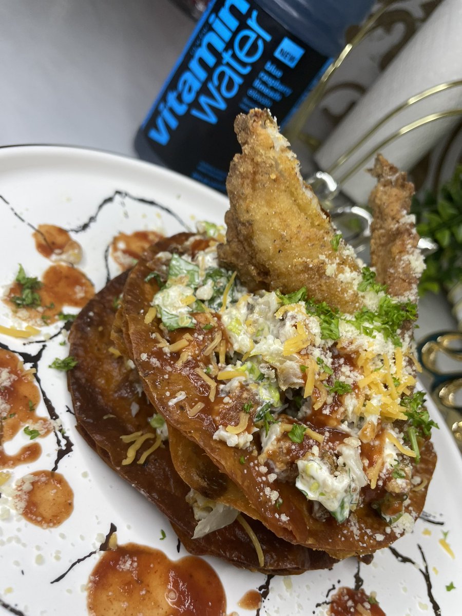 FlipBMB's tweet photo. Fried Fish Caesar Tostada😏🤷🏾‍♂️ https://t.co/trKL8TewKz