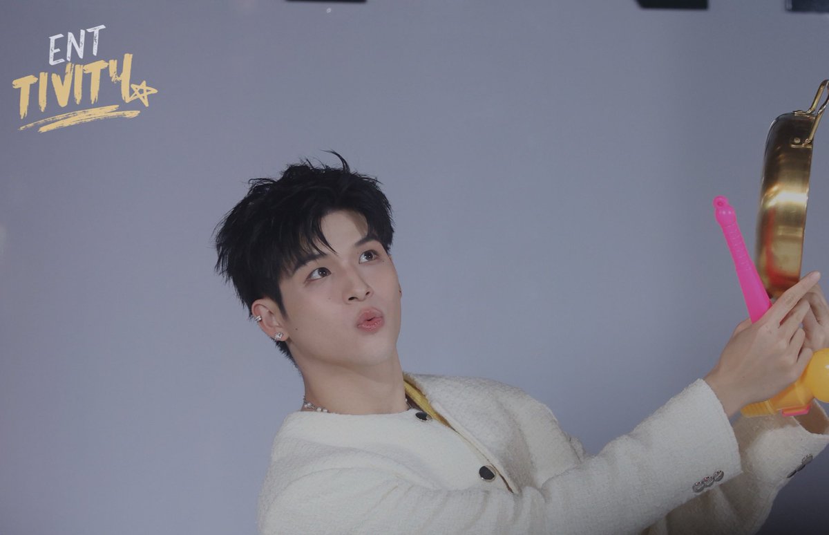 Entivity_'s tweet image. สุขสันต์วันเกิดคุณสกายยย ☁️🎂
ขอให้มีแต่รอยยิ้มในทุกๆวัน 
โอบล้อมไปด้วยความรักน้า 😍

HAPPY SKY 27TH BIRTHDAY

#Happy27thSKYDay
@skywongraveee #skywongraveee