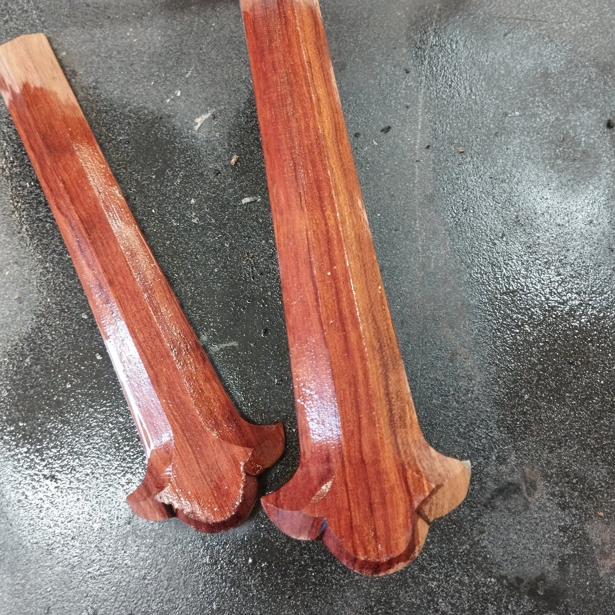 Further progress on the custom Kriegsmesser. Bubinga is... FUN to work with, especially with the bandsaw being inoperable right now. Took me over an hour just to saw the grip slabs to thickness by hand.