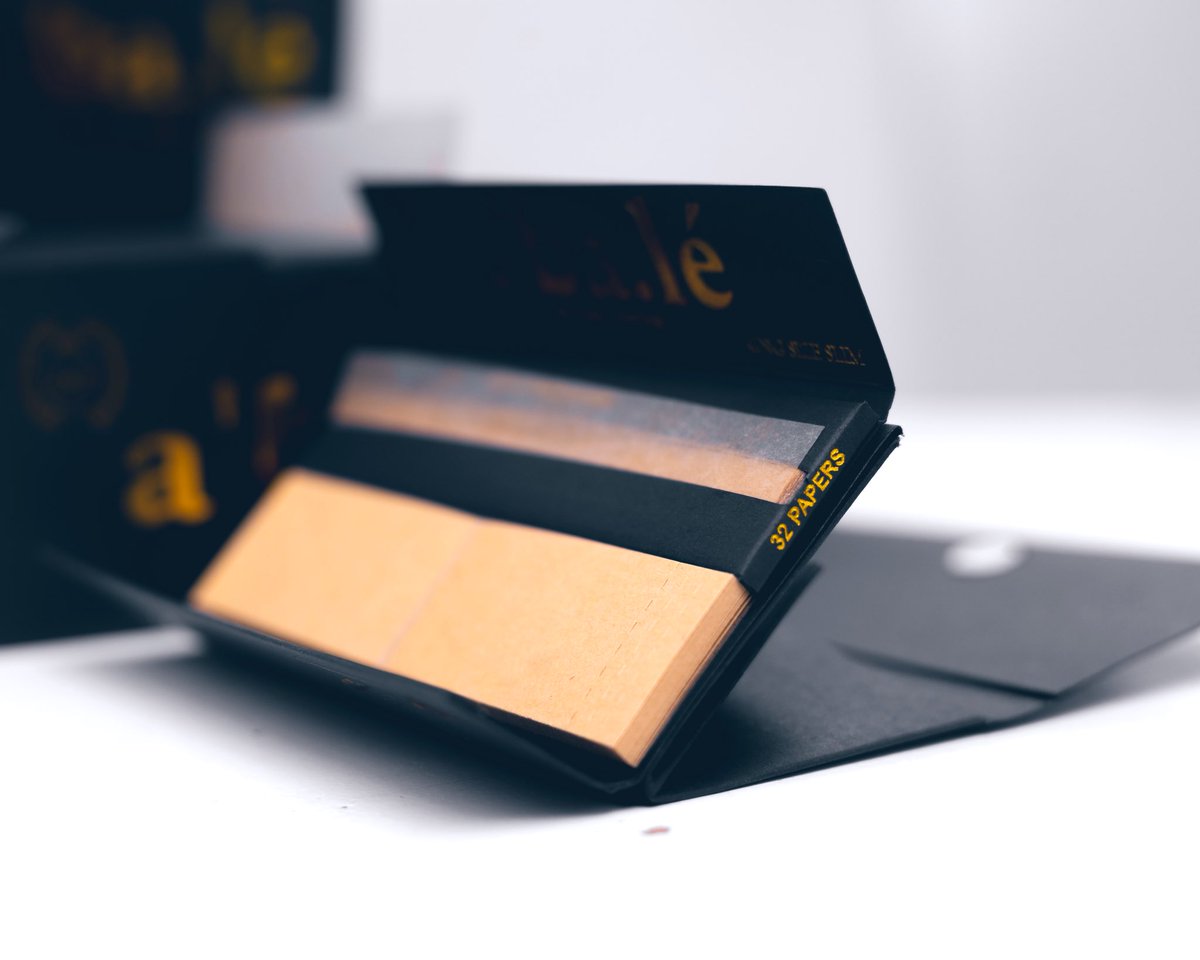 MalawianStore's tweet photo. A’ba.lè 3in1 Rolling papers 💨 
With Grinder,Rolling Tray + 32 Filter Tips
k15,000 per Booklet. DM us now📦🚛 https://t.co/ObnLY0oWpd