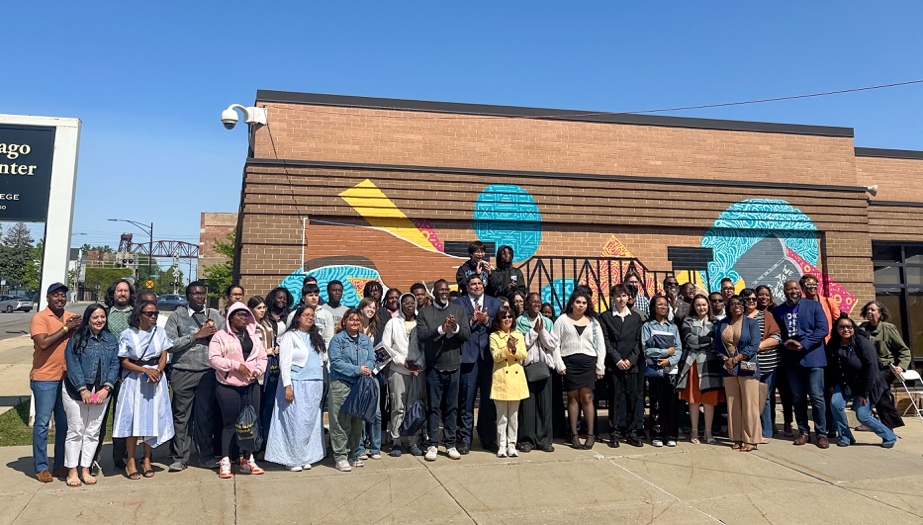 ChiPubSchools's tweet photo. 🎓✨ Congrats to our amazing students who graduated from @Fermilab’s Saturday Morning Quantum Program! 

For 10 weeks, these students explored the exciting worlds of quantum mechanics, superconducting technology, quantum computing, & more—learning directly from leading scientists & engineers, gaining valuable insight into how to turn their passion for science & technology into rewarding careers along the way. @CPSCareerReady #STEM