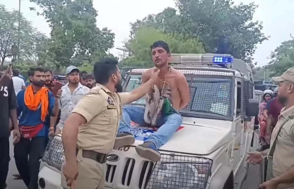 Mirraqeeb3's tweet photo. Is this not a clear violation of Article 21 of the Indian Constitution, which guarantees the right to life and dignity, even for a convicted person.
Justice must be served lawfully. https://t.co/WlmP9GVTjM