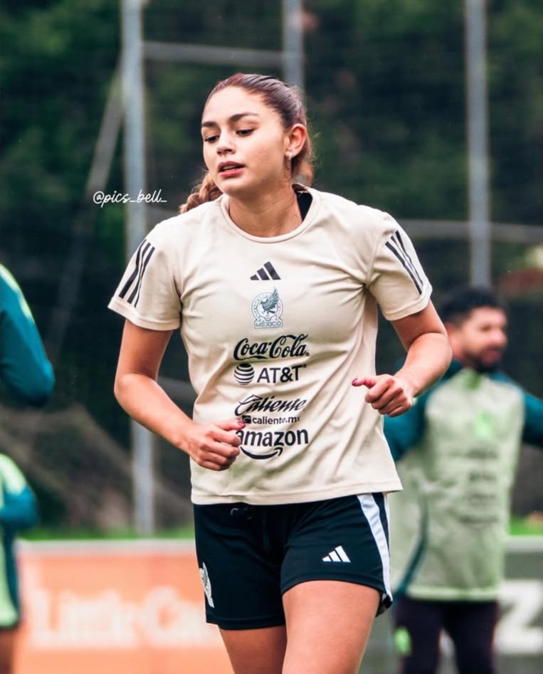 Jana Gutiérrez💛🦅

📸 pics_bell_