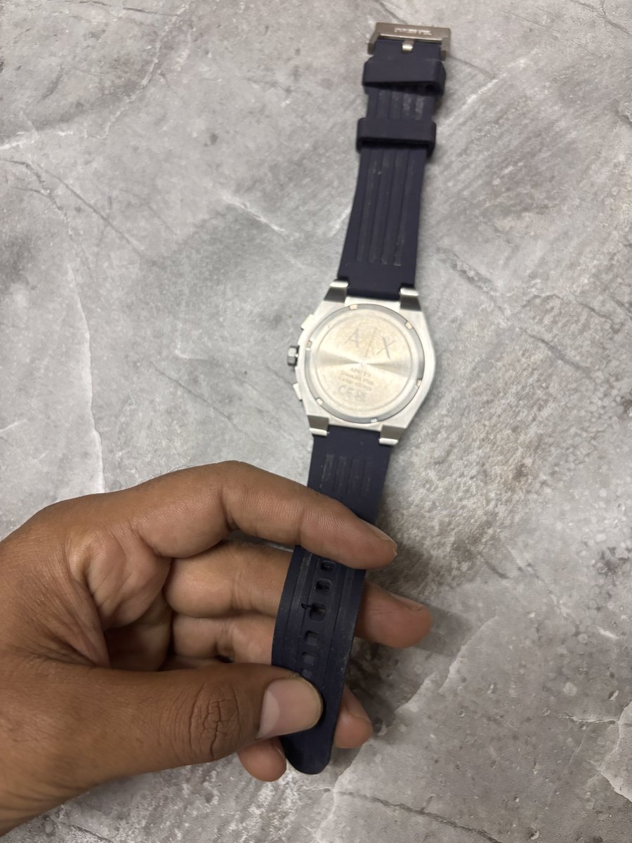 Kuldeep_s_98's tweet photo. @AXWatches @JustInTimeIndia I bought an AX watch from Just In Time on 12th June, and within 10 days the strap tore apart! What kind of cheap material is this? Totally disappointed. Waste of money. Never expected this from a reputed brand. #BadQuality #Fraud https://t.co/KgC8Iybius