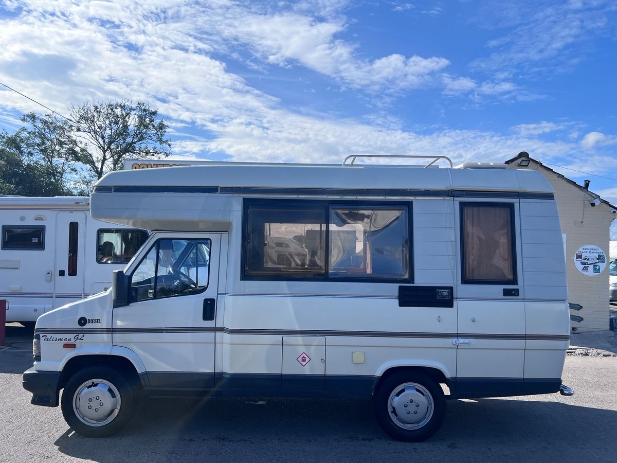 Sy45rp's tweet image. 1994 #Autosleeper Talisman #Campervan🚐 Full kitchen, comfy lounge, pull-out bed &amp;amp; bathroom—all in a compact, easy-to-drive package. A smart &amp;amp; affordable classic for #VanLife