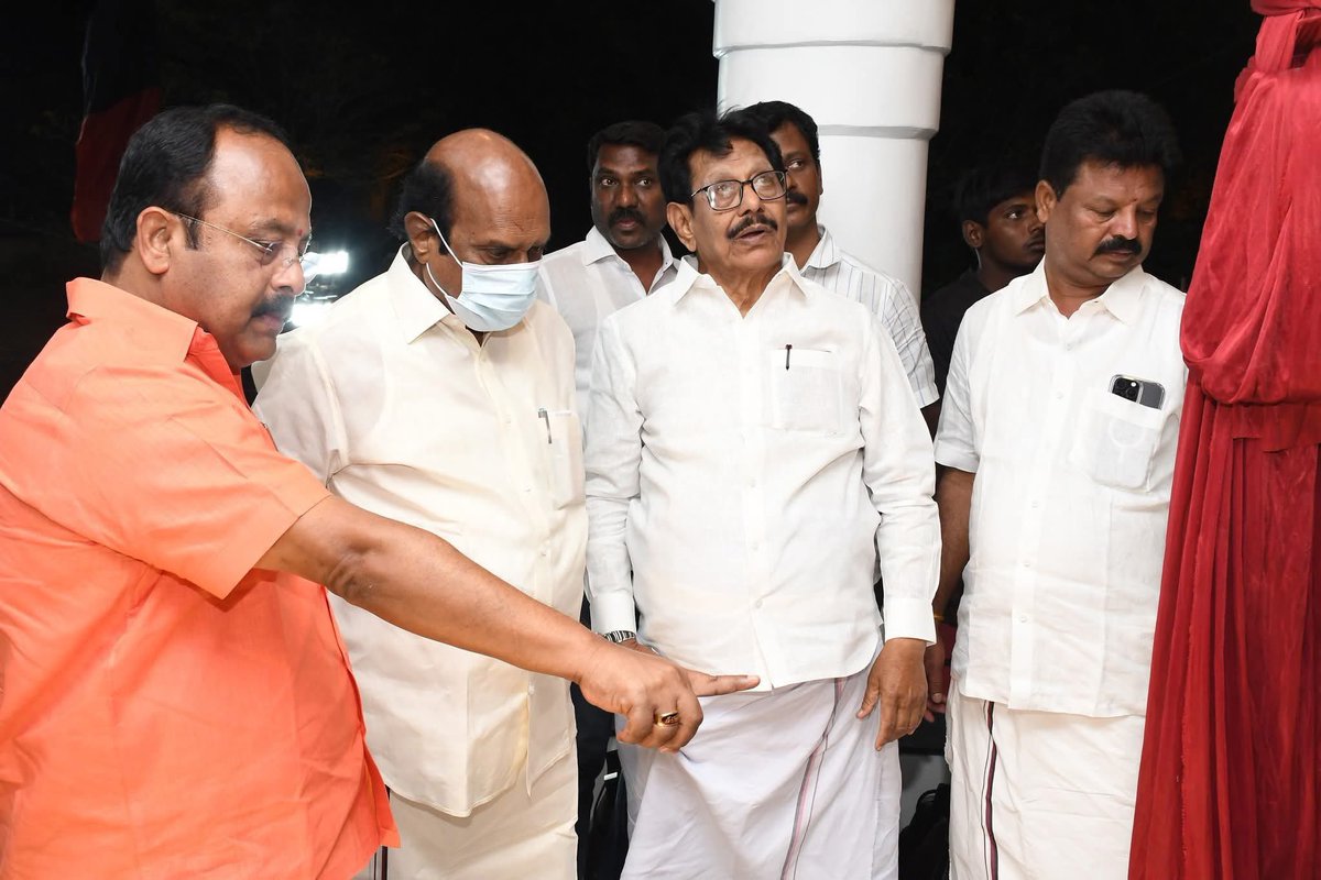 தமிழ்நாடு பொதுப்பணித்துறை நெடுஞ்சாலைத்துறை அமைச்சர் மாண்புமிகு ஐயா #எ_வ_வேலு அவர்கள் 

அணைக்கட்டு சட்டமன்றத் தொகுதி முத்தமிழறிஞர் கலைஞர் அறிவாலயம் திறப்பு விழா இறுதி கட்ட பணிகளை நேரில் சென்று பார்வையிட்டு ஆய்வு 
மேற்கொண்டார்.