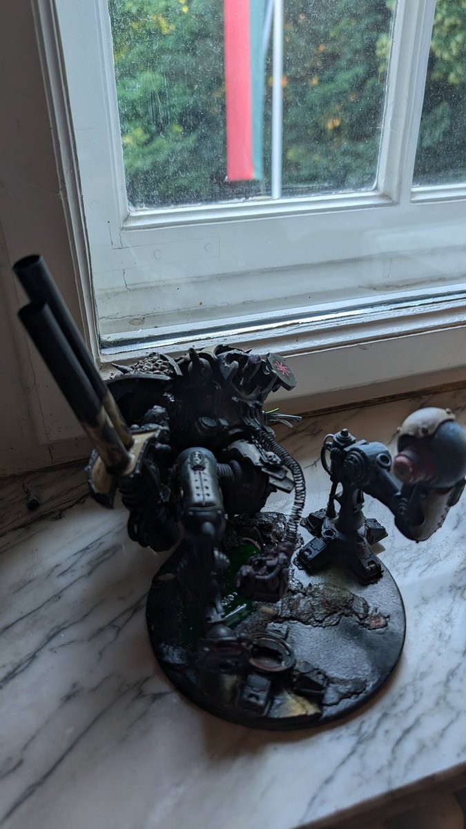 Wie gemein muss man eigentlich als Polizist sein, dass man während einer HD eine Warhammer Figur kaputt macht?