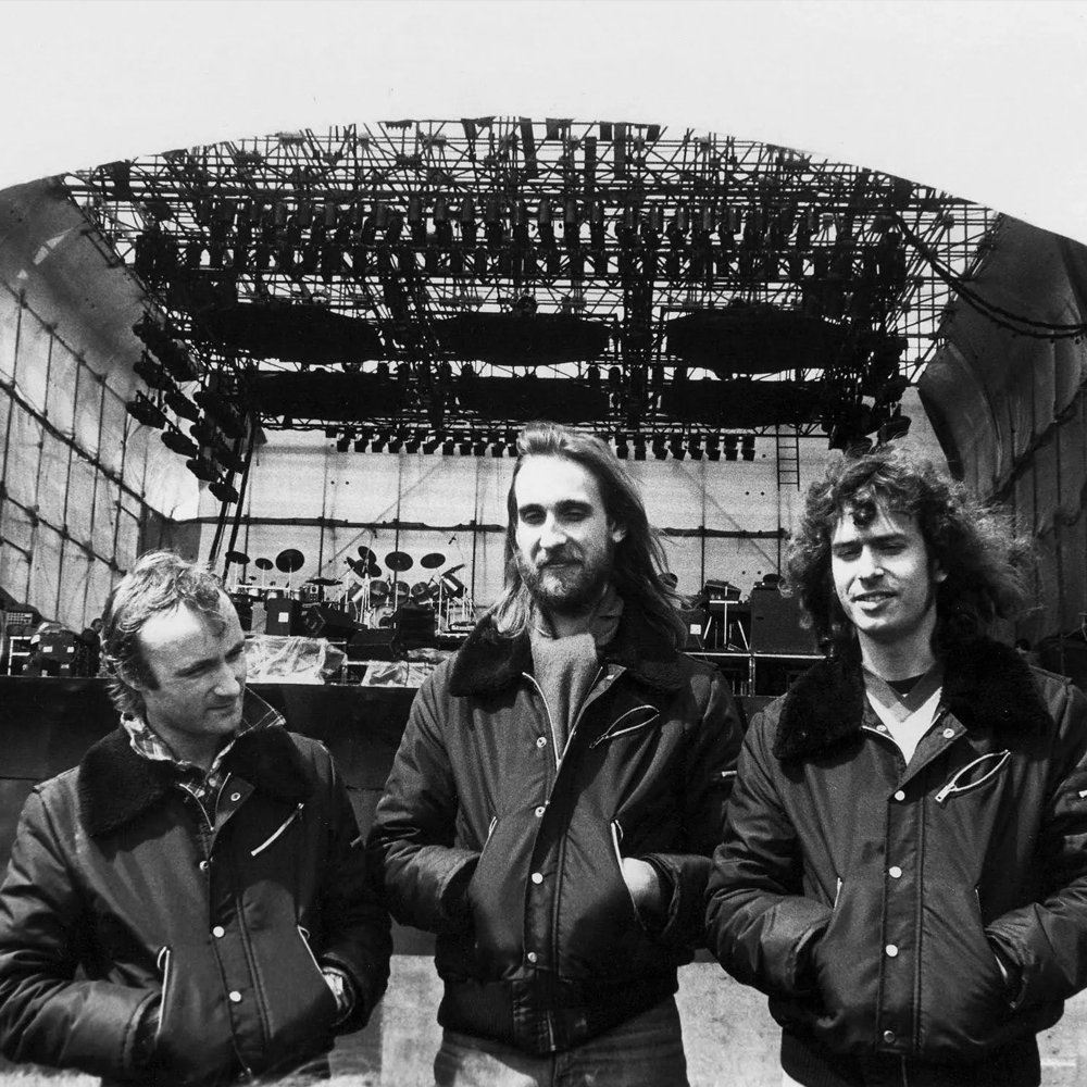 genesis_band's tweet image. On this day in 1978, Genesis played their first headline set at the legendary Knebworth Festival. Over 80,000 people attended the event, billed as “A Midsummer Night’s Dream”, with the likes of Jefferson Starship and @tompetty and the Heartbreakers also taking to the stage.