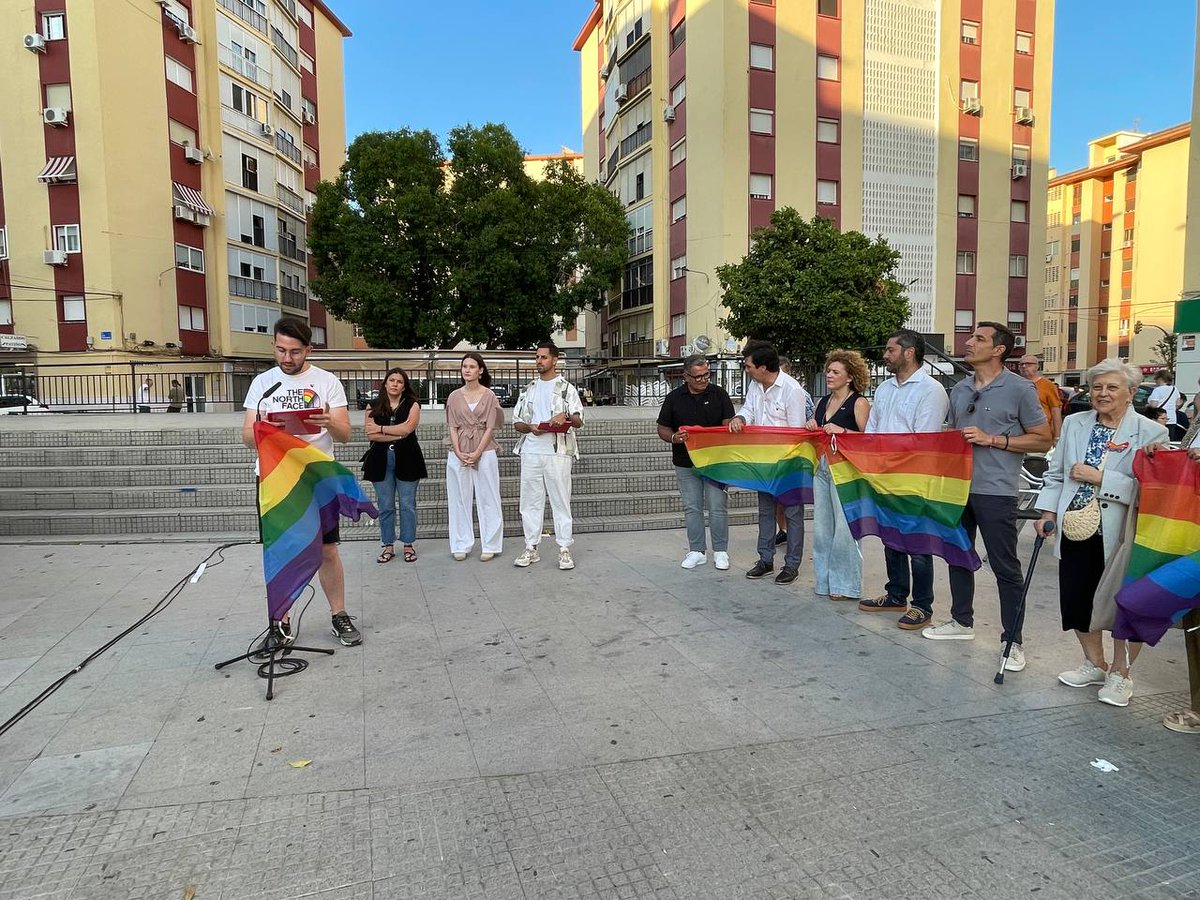 psoedehuelva's tweet photo. 📢 Enrique Gaviño: El Orgullo no es solo una fiesta: es una reivindicación necesaria frente a los discursos de odio y los retrocesos de PP y Vox

✊ Trabajamos cada día por una provincia inclusiva, segura y orgullosa

#OrgulloEsDerechos #LGTBI https://t.co/kod2etbHwY