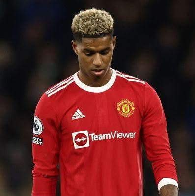 ماذا لو قدم مانشستر يونايتد صفقة تبادلية + 30 مليون يورو 
لأجل بيسيك وتورام ؟