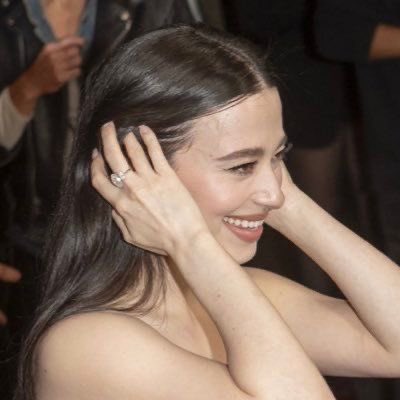 her hand in this picture jesus christ